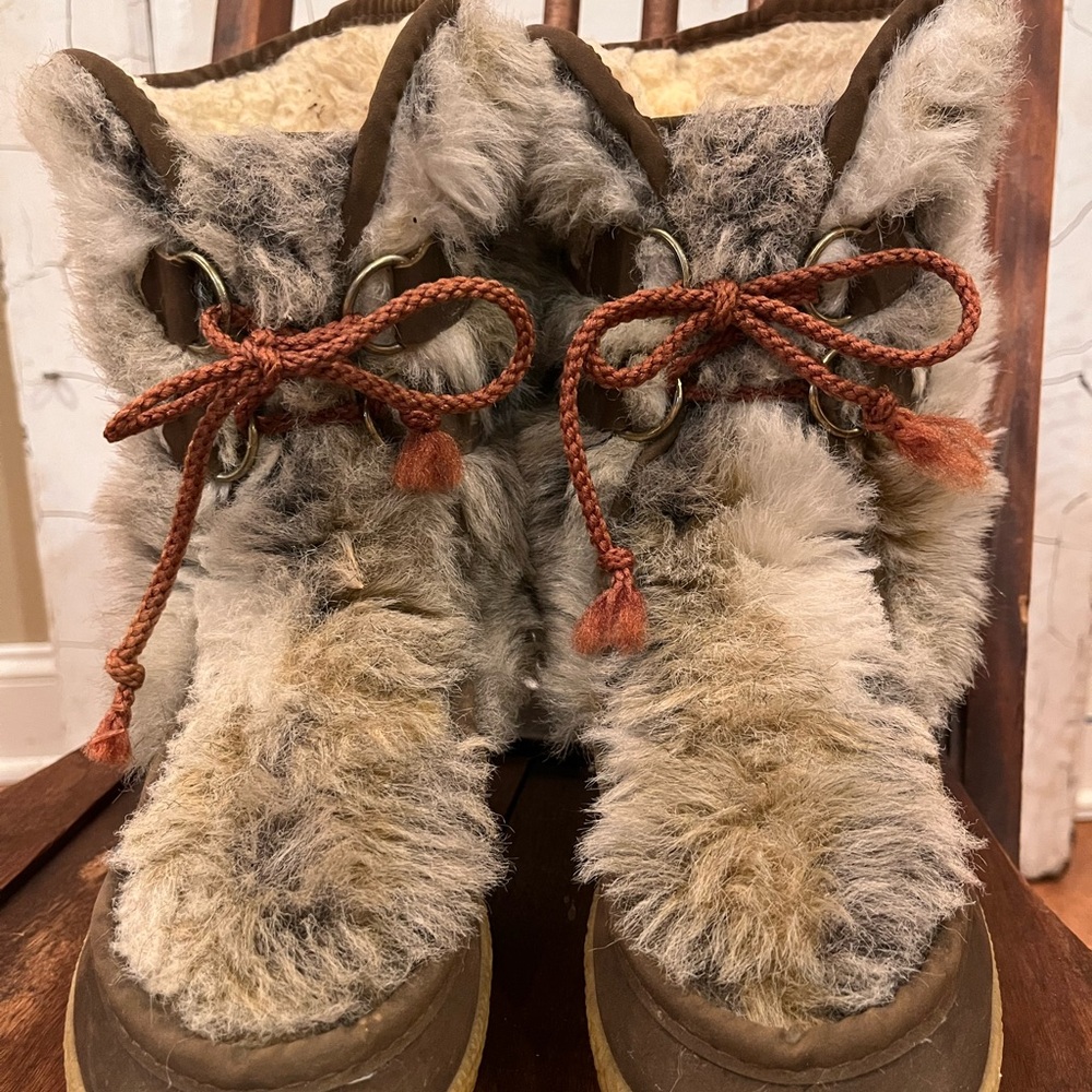 Vintage Snowland Furry Winter Boots
